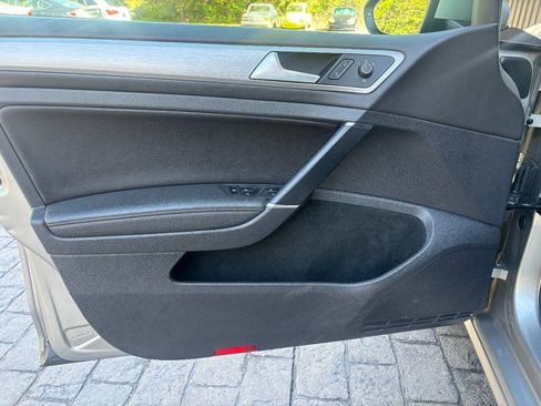 Used 2017 Volkswagen Golf Wolfsburg Edition image 9