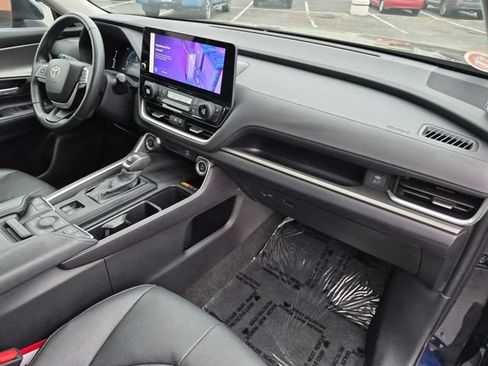 Used 2024 Toyota Grand Highlander AWD image 34