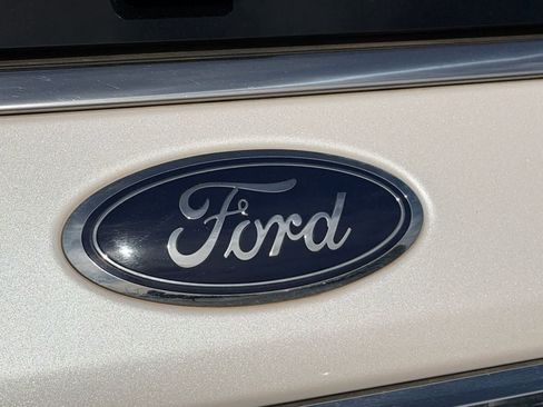 Used 2019 Ford Expedition Limited w/ Equipment Group 302A RWD image 26