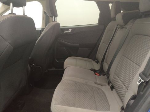 Used 2020 Ford Escape SE image 18