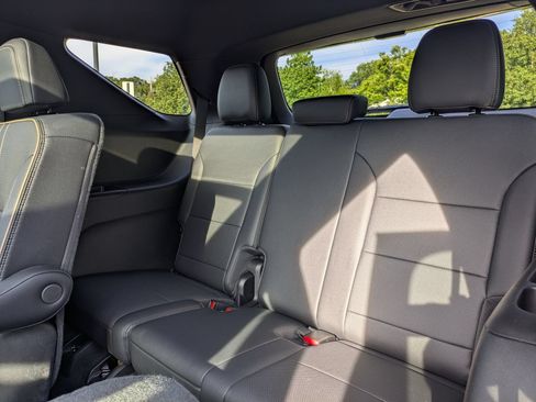 Certified 2025 Chevrolet Traverse High Country w/ LPO, Floor Liner Package AWD/4WD image 16