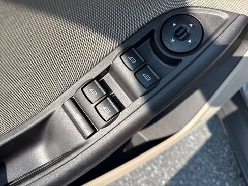Used 2014 Ford Focus SE FWD image 12