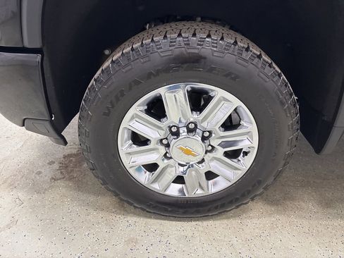 Used 2024 Chevrolet Silverado 2500 High Country w/ High Country Premium Package image 9