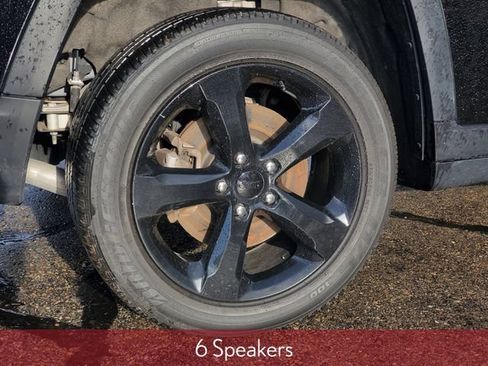 Used 2024 Jeep Grand Cherokee L Altitude AWD/4WD image 6