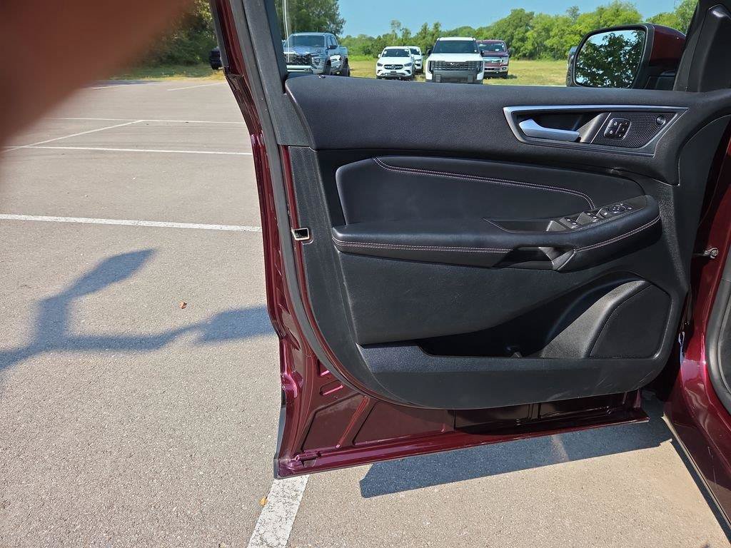Used 2024 Ford Edge Titanium AWD/4WD image 24