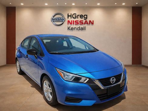 Used 2024 Nissan Versa S w/ Trunk Package image 2