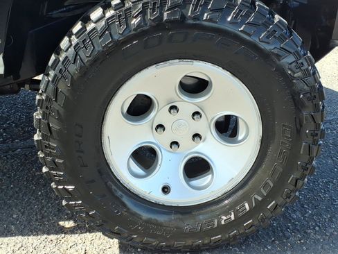 Used 2012 Jeep Wrangler Rubicon w/ PWR Convenience Group image 10