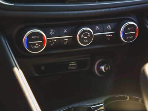 New 2025 Alfa Romeo Giulia image 33