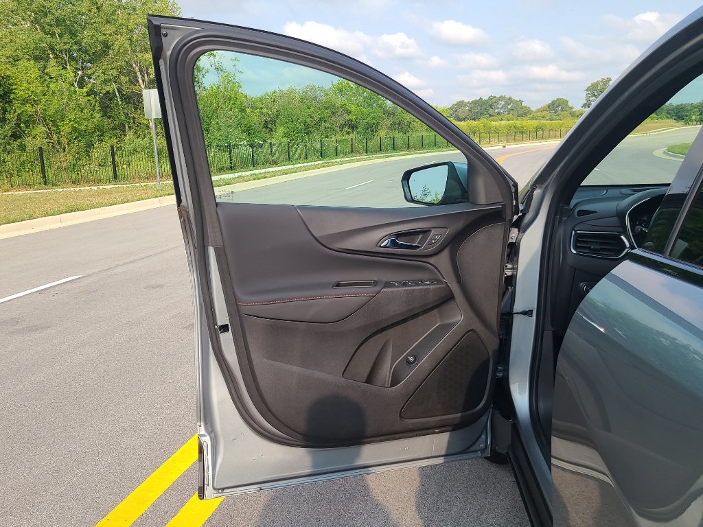 Used 2024 Chevrolet Equinox RS AWD/4WD image 10