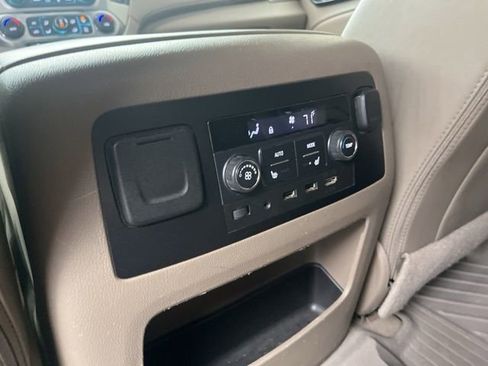 Used 2019 GMC Yukon SLT w/ Premium Edition image 28