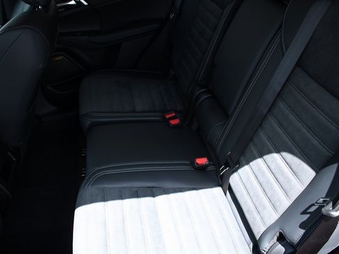 New 2025 Mitsubishi Outlander SE image 13