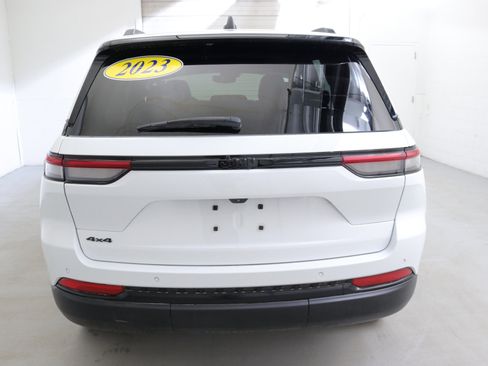 Used 2023 GMC Terrain SLT w/ Elevation Edition image 87