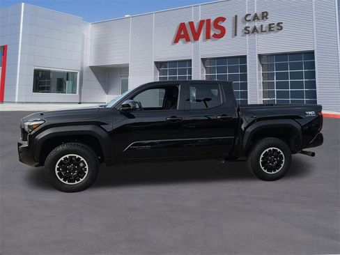 Used 2025 Toyota Tacoma TRD Sport image 2