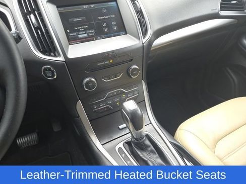 Used 2015 Ford Edge SEL w/ Equipment Group 201A AWD/4WD image 30