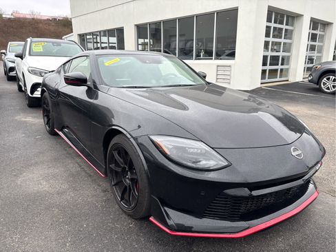 Used 2024 Nissan Z NISMO w/ Floor Mat Package image 2