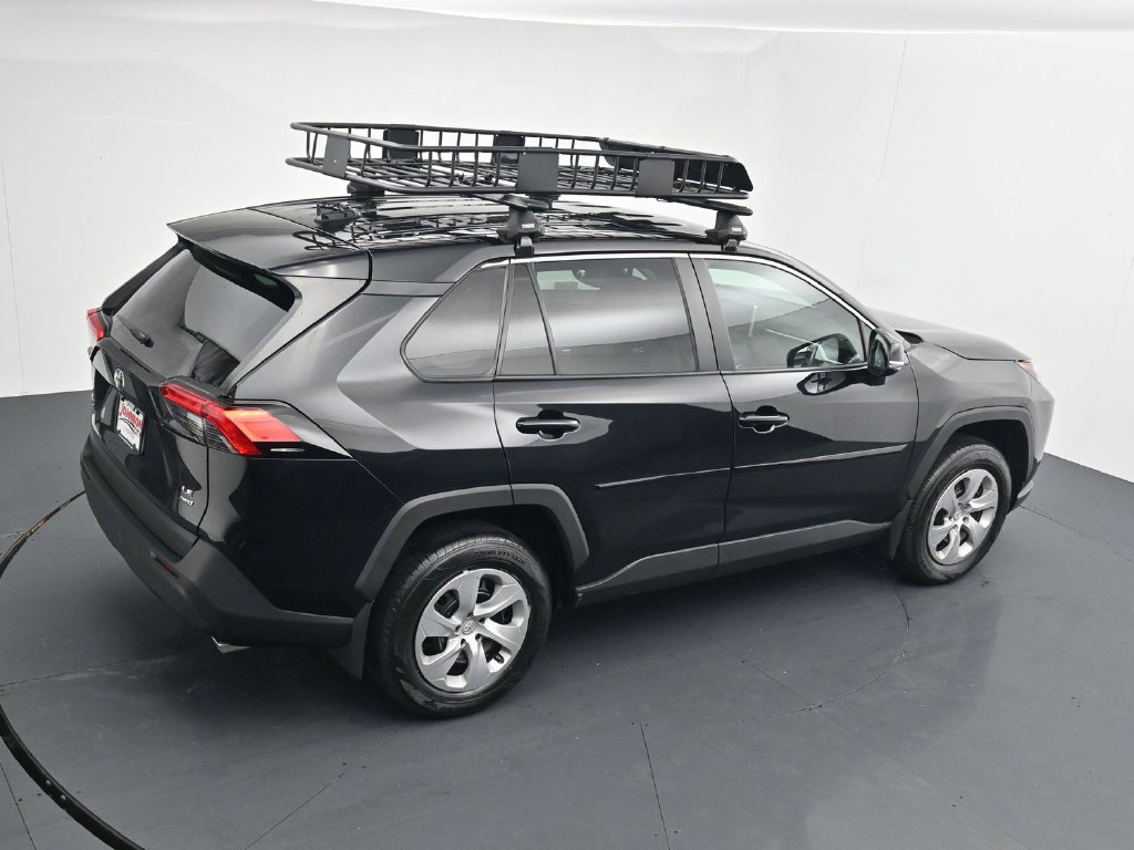 Used 2023 Toyota RAV4 LE AWD/4WD image 31