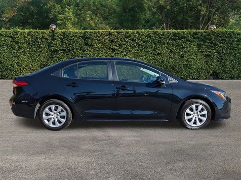 Used 2024 Toyota Corolla LE image 3