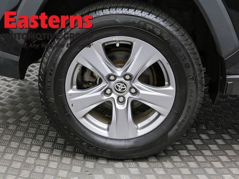 Used 2022 Toyota RAV4 LE image 30