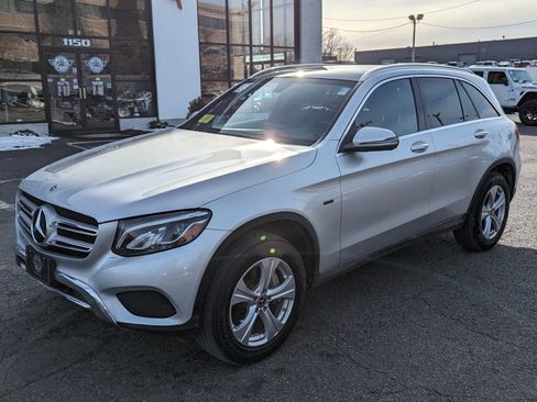 Used 2018 Mercedes-Benz GLC 350e 4MATIC image 2