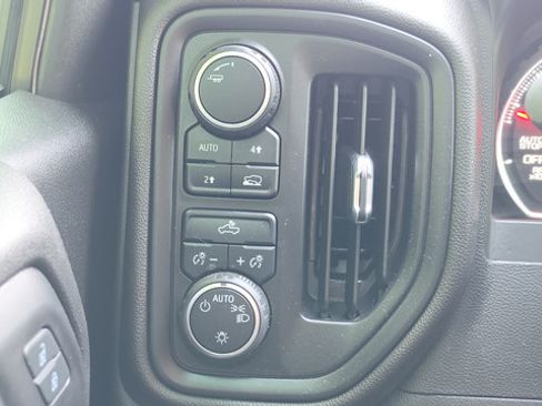 Used 2022 Chevrolet Silverado 1500 Custom w/ Safety Confidence Package AWD/4WD image 24