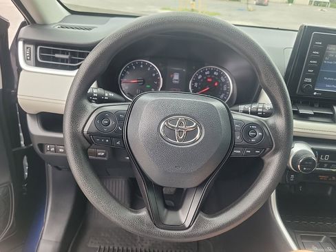 Used 2021 Toyota RAV4 XLE w/ Convenience Package FWD image 23