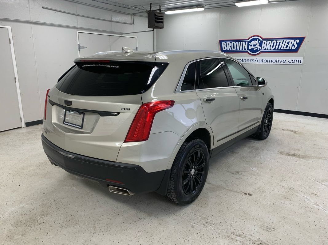 Used 2017 Cadillac XT5 Luxury AWD/4WD image 8