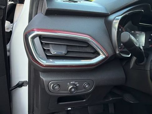 Used 2022 Chevrolet TrailBlazer RS w/ Sun and Liftgate Package FWD image 22