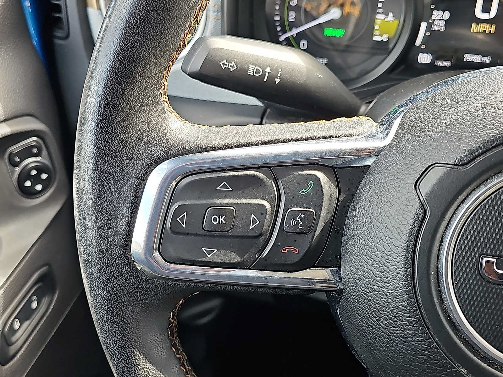 Used 2024 Jeep Wrangler Unlimited Sahara AWD/4WD image 21