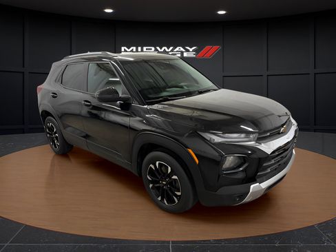 Used 2021 Chevrolet TrailBlazer LT w/ Convenience Package FWD image 1