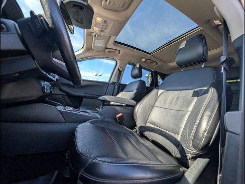 Used 2020 Ford Escape Titanium w/ Titanium Premium Package 2.0 AWD/4WD image 27