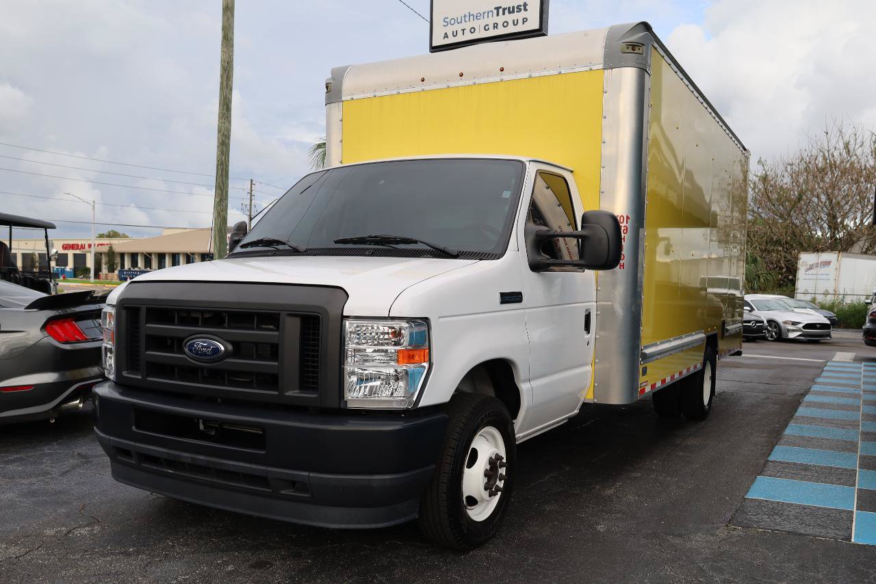 Used 2022 Ford E-350 and Econoline 350 Super Duty w/ Power Windows & Locks Group RWD image 2