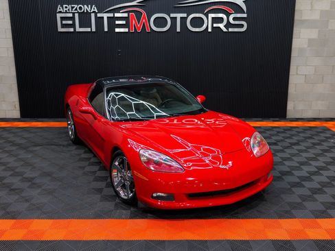 Used 2007 Chevrolet Corvette Coupe w/ Preferred Equipment Group RWD image 16