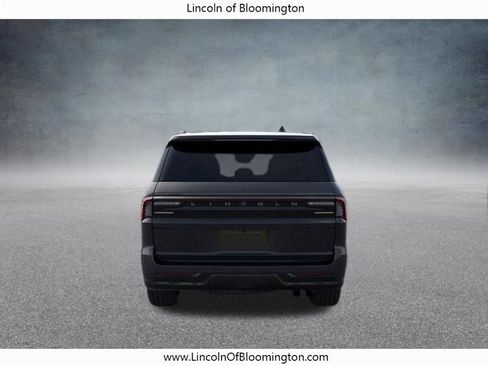 New 2026 Lincoln Navigator Reserve w/ Jet Appearance Package AWD/4WD image 7