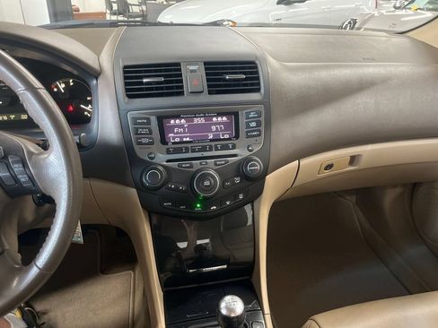 Used 2006 Honda Accord EX-L image 36