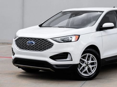 Used 2024 Ford Edge SEL image 16