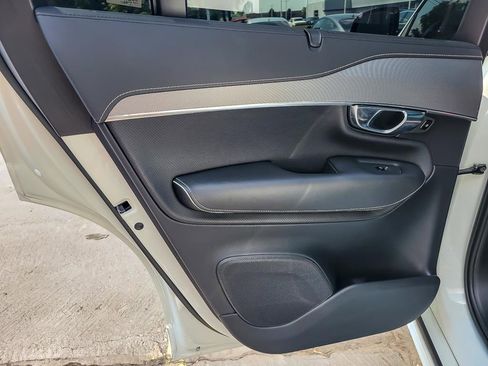 Used 2022 Volvo XC90 T8 R-Design w/ Advanced Package image 18