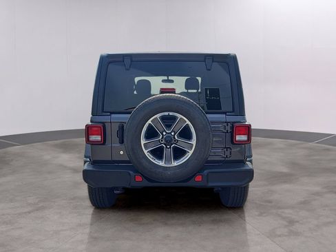 Used 2019 Jeep Wrangler Unlimited Sahara AWD/4WD image 5