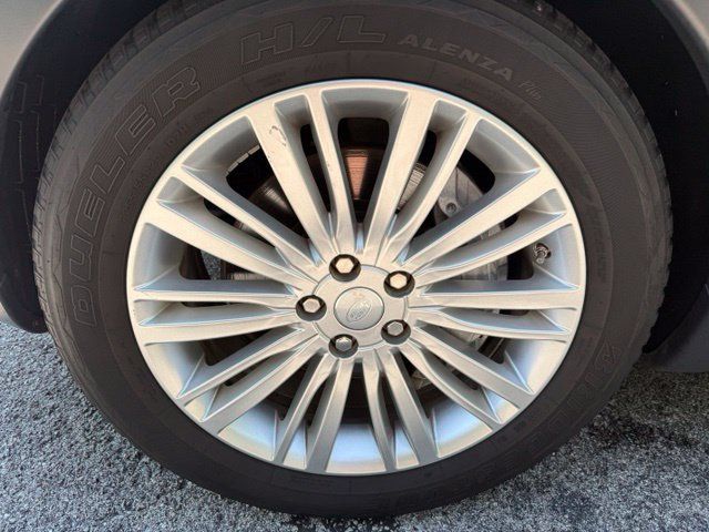 Used 2018 Land Rover Discovery HSE Luxury AWD/4WD image 12