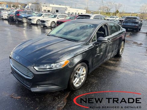 Used 2013 Ford Fusion SE image 1