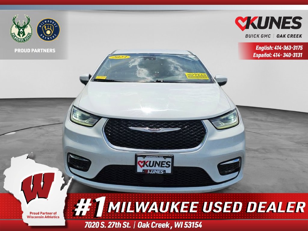 Used 2023 Chrysler Pacifica Touring-L FWD image 8