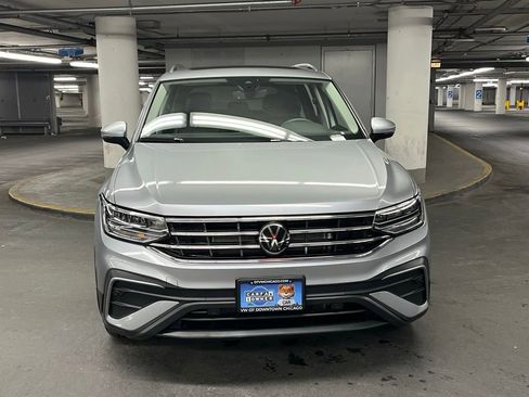 Used 2024 Volkswagen Tiguan SE w/ Panoramic Sunroof Package image 32
