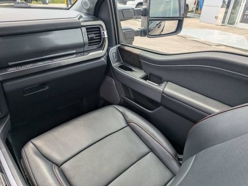 Used 2024 Ford F350 Lariat w/ Lariat Ultimate Package AWD/4WD image 19