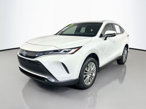 Used 2022 Toyota Venza XLE AWD/4WD image 10