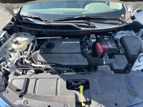 Used 2025 Nissan Rogue SV image 34