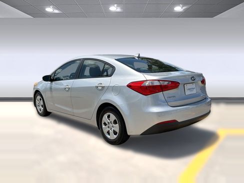 Used 2014 Kia Forte LX FWD image 3