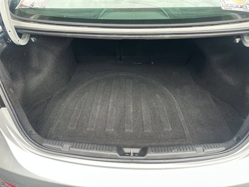 Used 2015 Hyundai Elantra SE FWD image 12