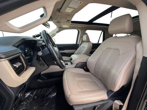 Used 2023 Ford Expedition Max Limited RWD image 10