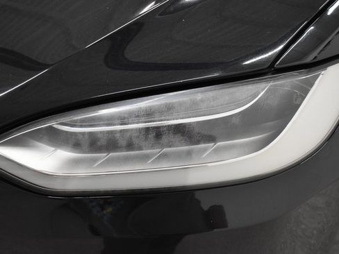 Used 2017 Tesla Model X image 17