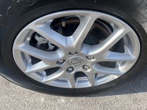 Used 2024 Chrysler Pacifica Touring-L image 37