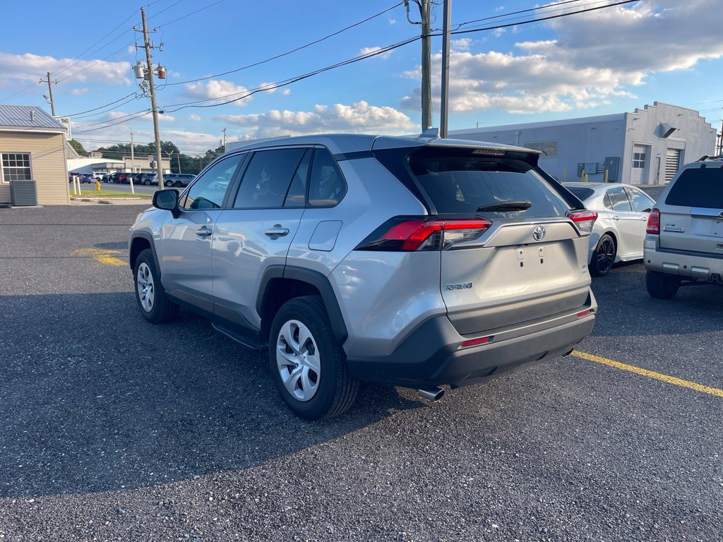 Used 2025 Toyota RAV4 LE AWD/4WD image 3